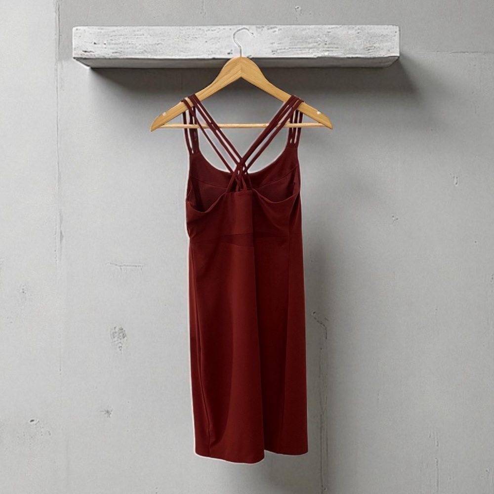 NWT Athleta Hyper Focused Stretch Dress! Burgundy! Medium! NEW! - Picture 2 of 8